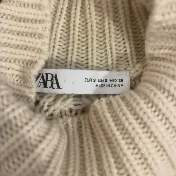 Zara Crochet Knit with Floral Appliqués Sweater - Picture 5 of 8